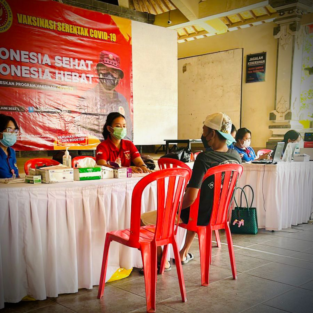 Bekerjasama dengan BIN, proses vaksinasi Covid-19 berjalan lancar di Banjar Buana Gubug Jimbaran